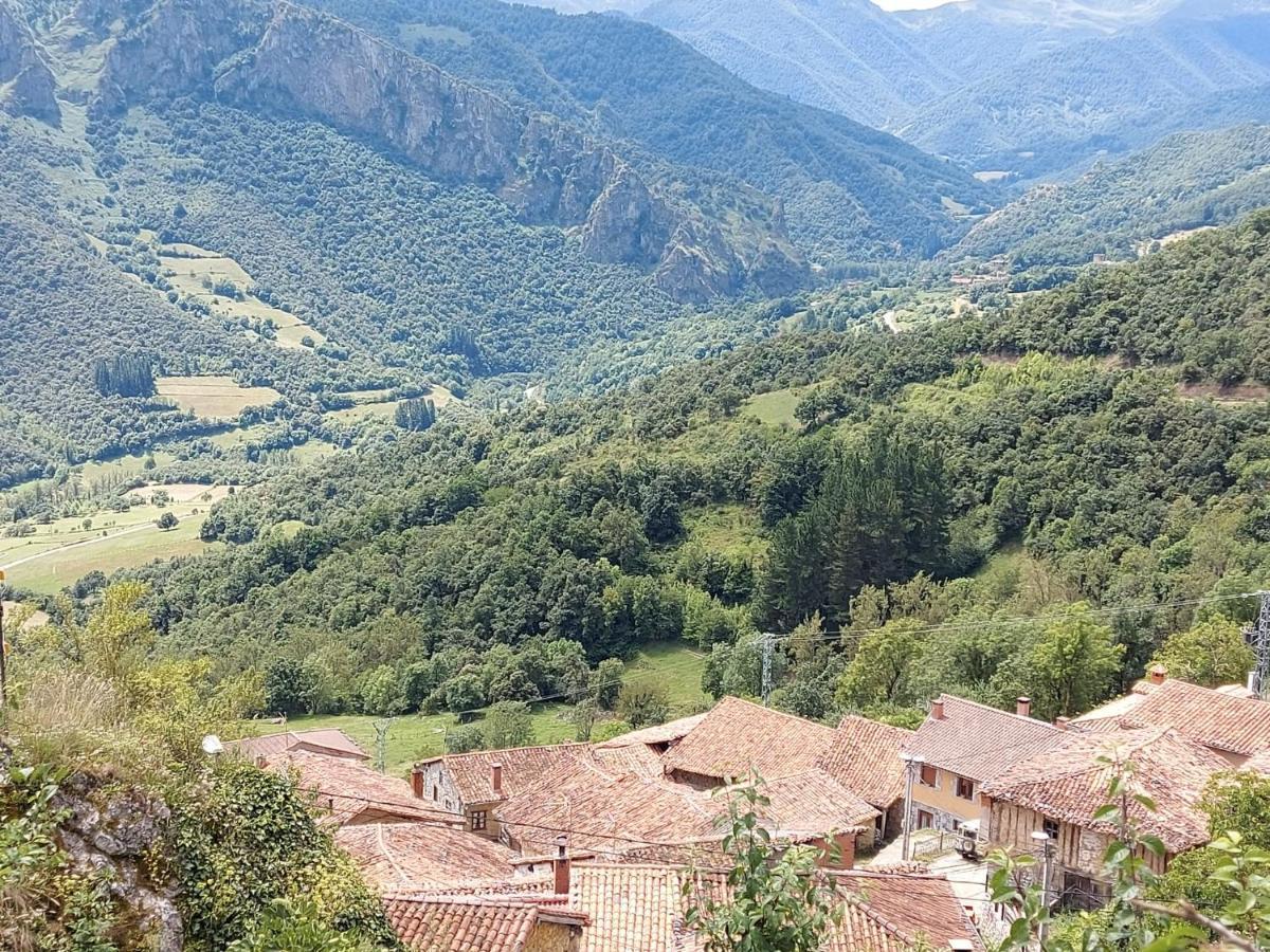 Las Rocas De Brez Camaleno Exterior photo