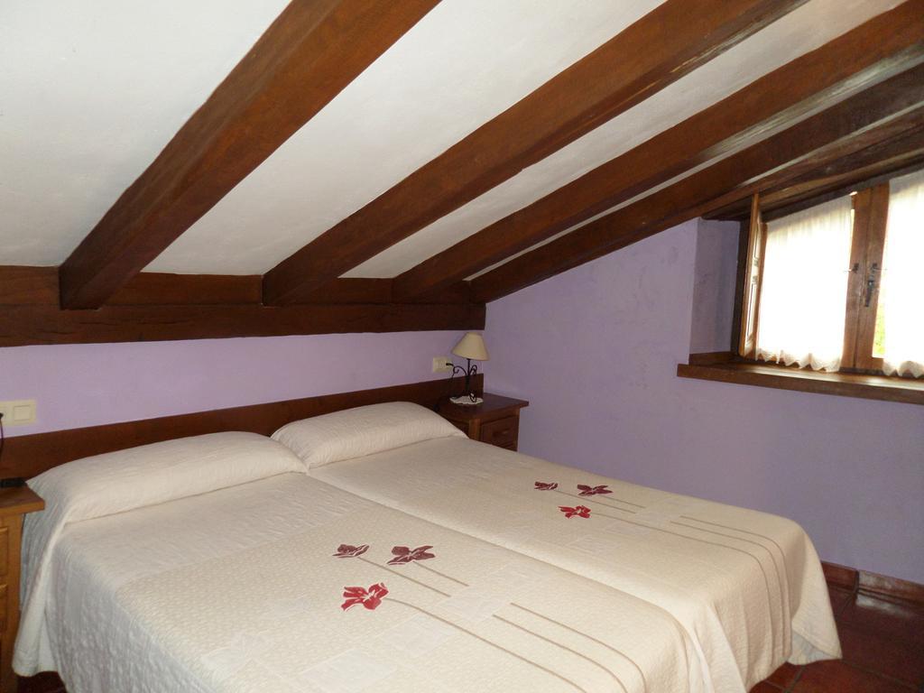Las Rocas De Brez Camaleno Room photo
