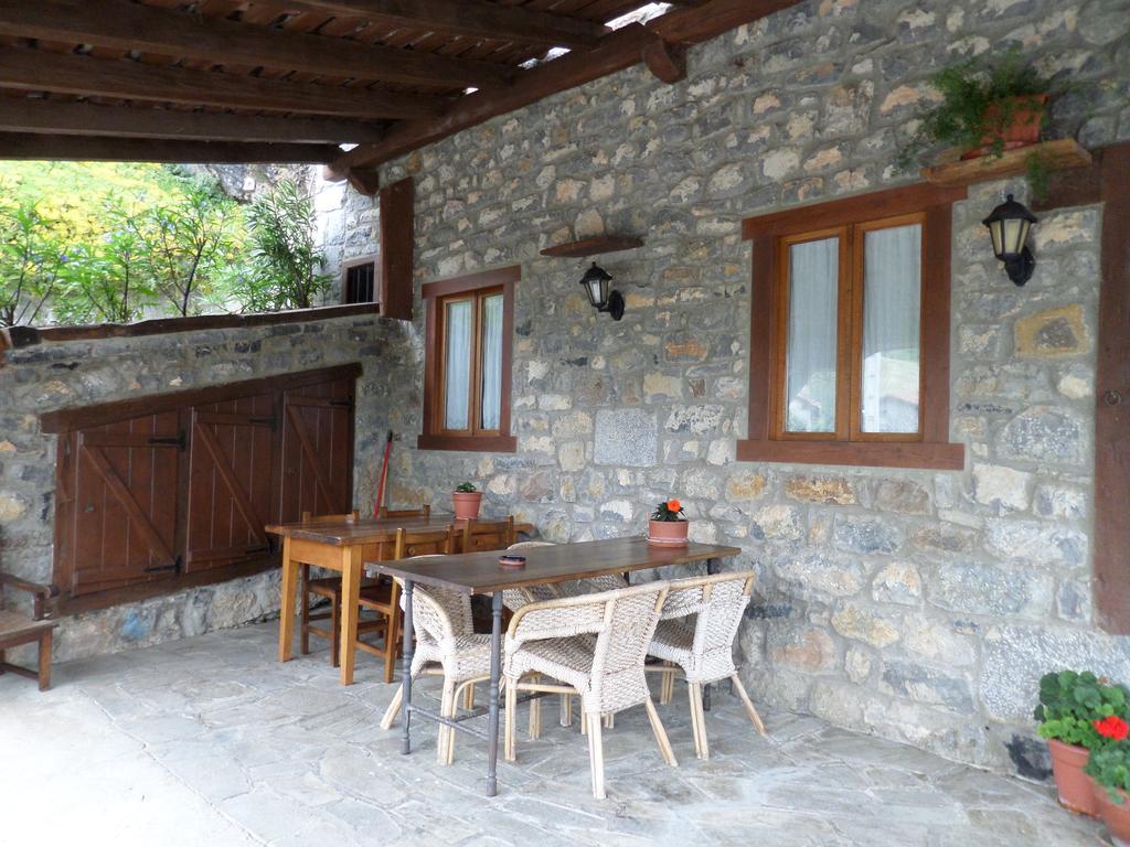 Las Rocas De Brez Camaleno Exterior photo