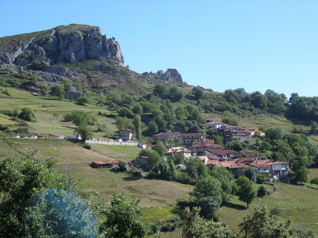 Las Rocas De Brez Camaleno Exterior photo