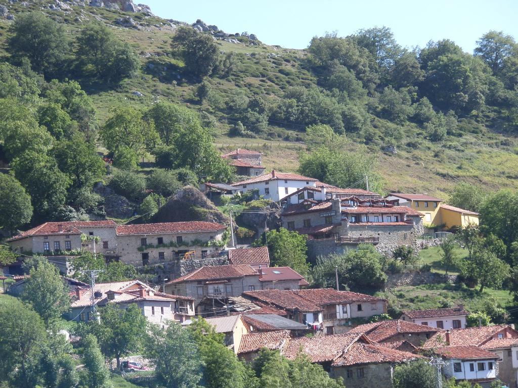 Las Rocas De Brez Camaleno Exterior photo