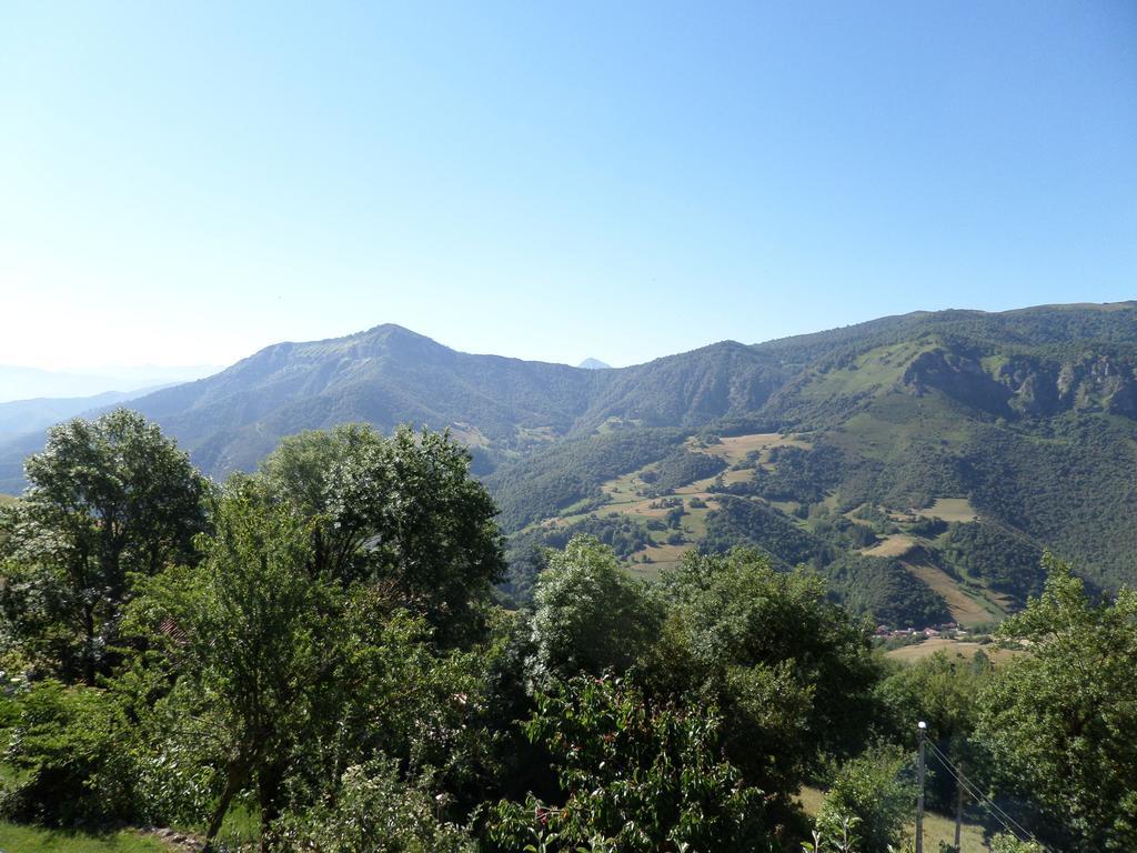 Las Rocas De Brez Camaleno Exterior photo